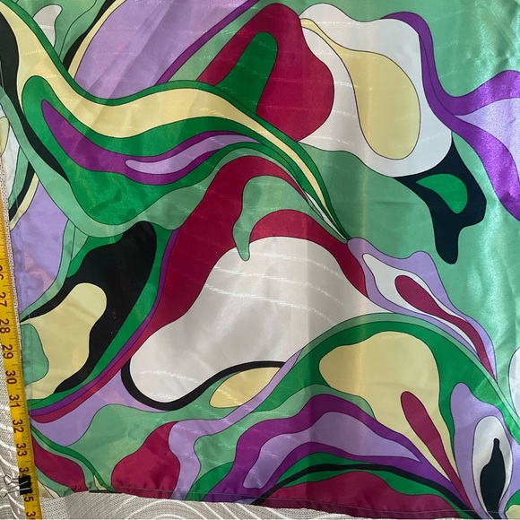 Dennis by Dennis Basso Vibrant Green Purple White Printed Scarf Pre-Owned 35” sq - Picture 5 of 15